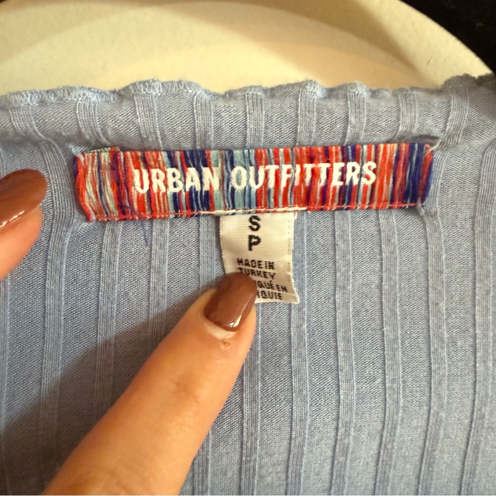 UO Ribbed Tie-Front Top - Picture 2 of 5